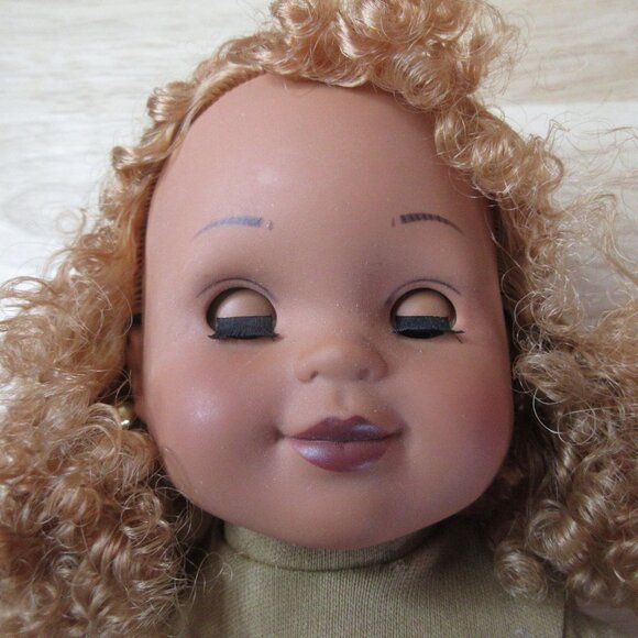 Integrity Toys African American 12" Baby Doll Sleepy Eyes - Vintage 1990s - Picture 3 of 8